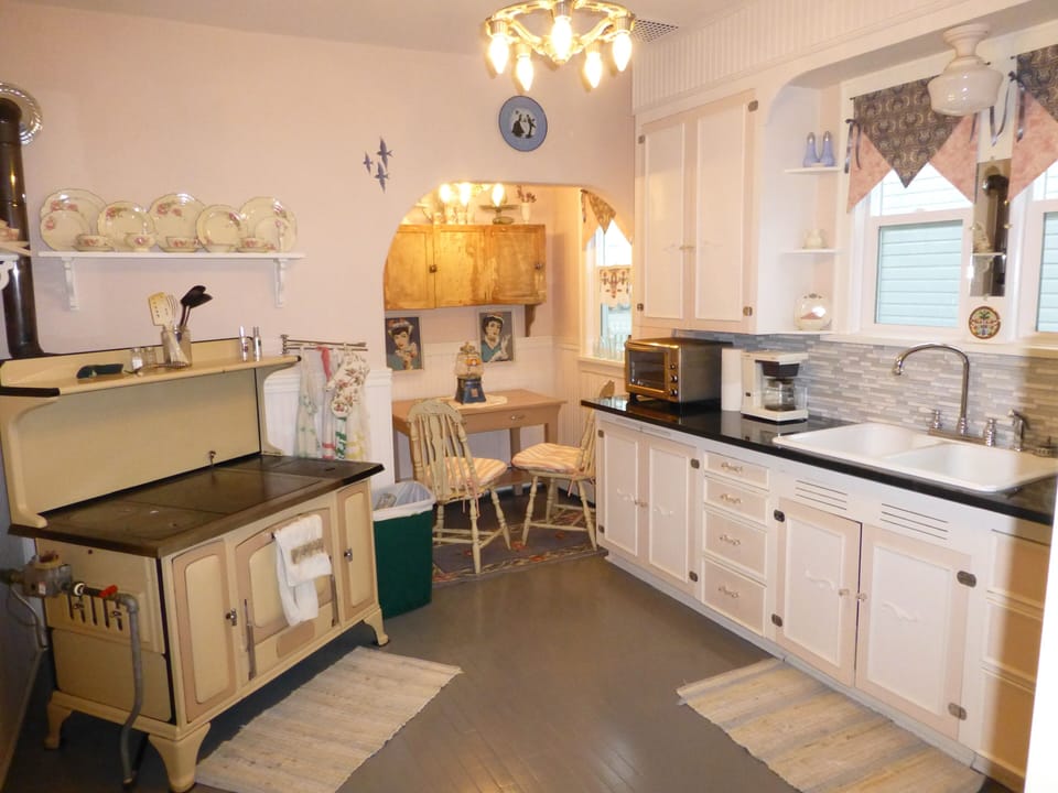 Fully supplied Kitchen