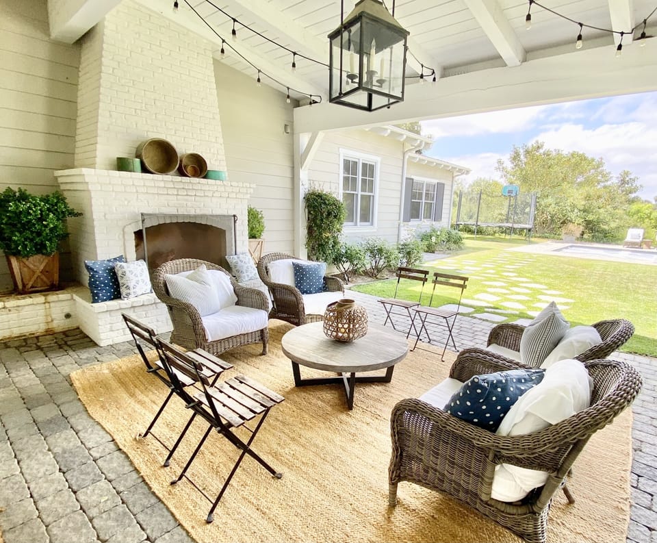 Covered patio w/ fireplace & BBQ off family room. Beautiful sunset views! 