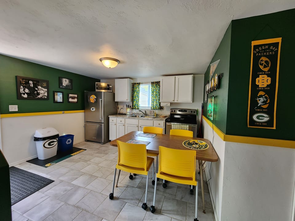 Enjoy brats and cheese in this Packer kitchen