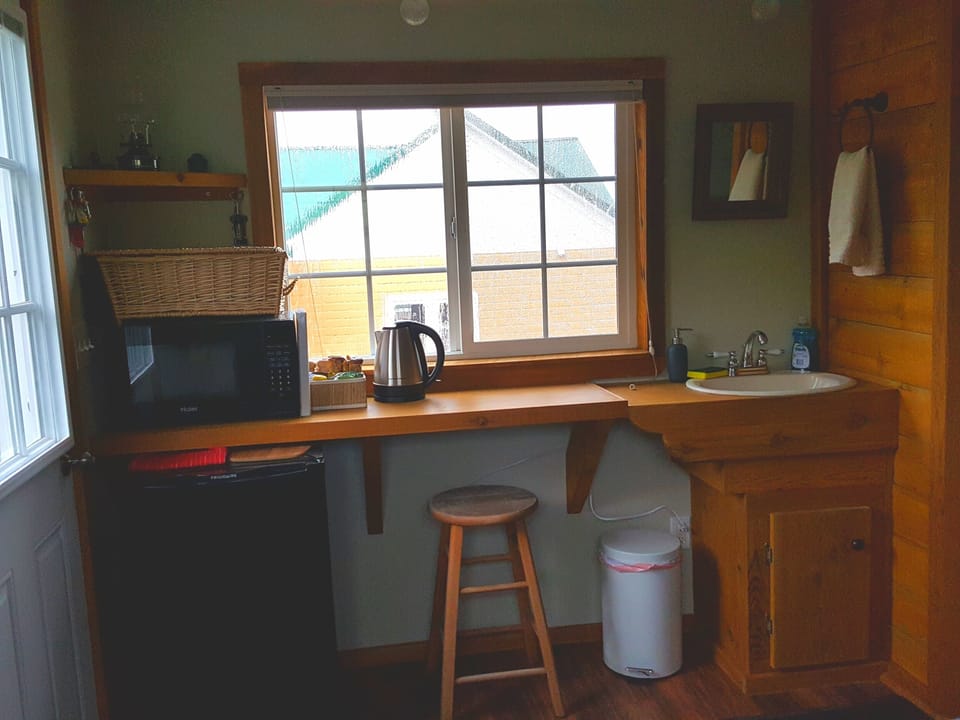 kitchenette 