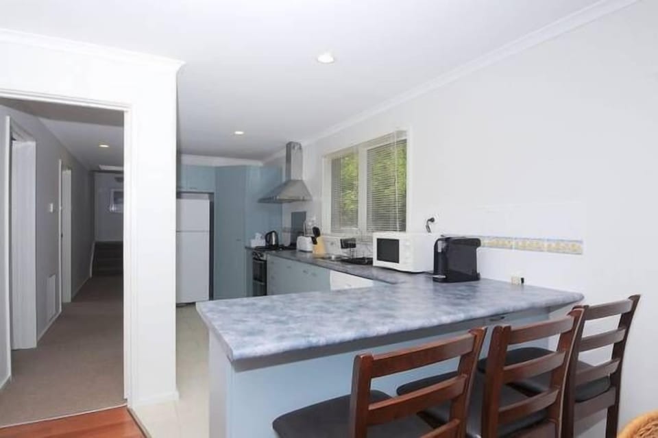 Full kitchen