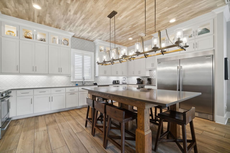 First Floor Gourmet Kitchen - Dining for 8