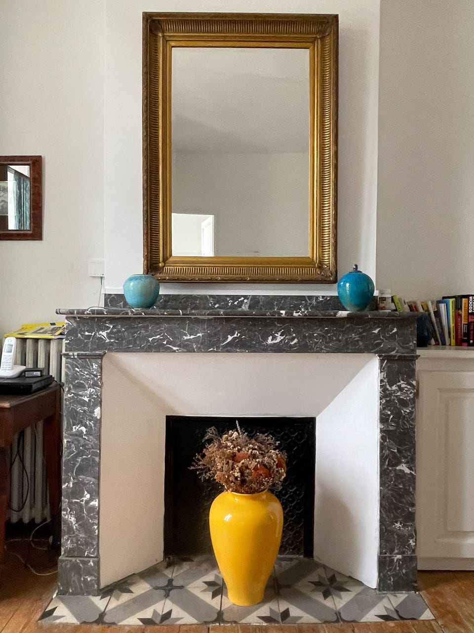 Detail from the Blue and Gold Room / Détail de la chambre bleue-dorée