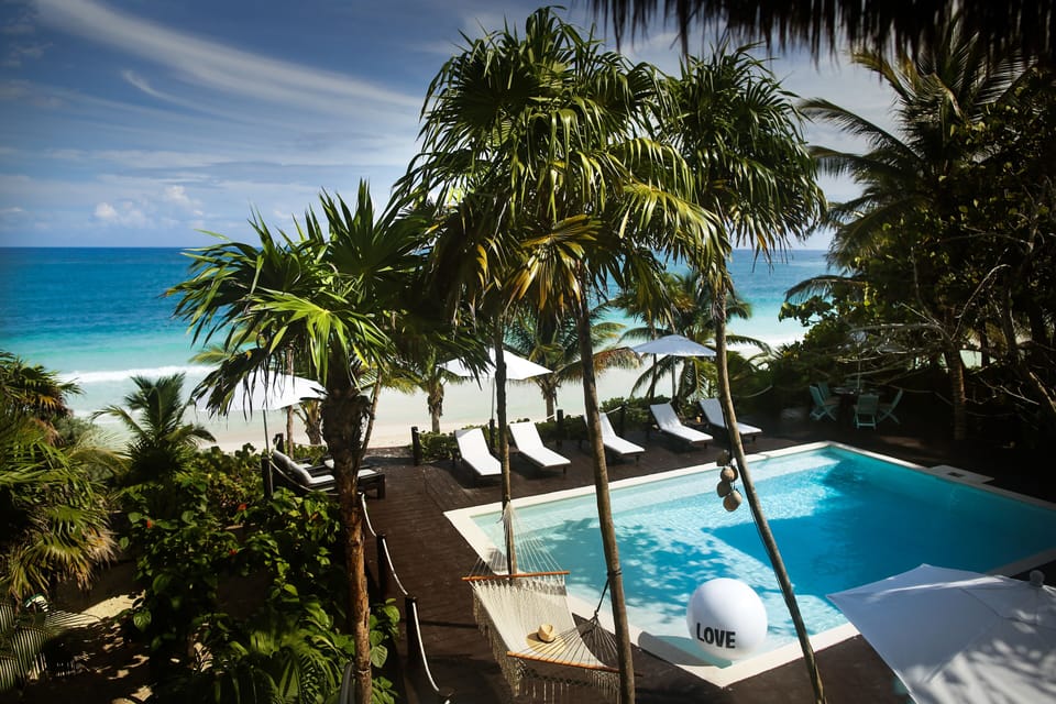 Front Deck & Pool