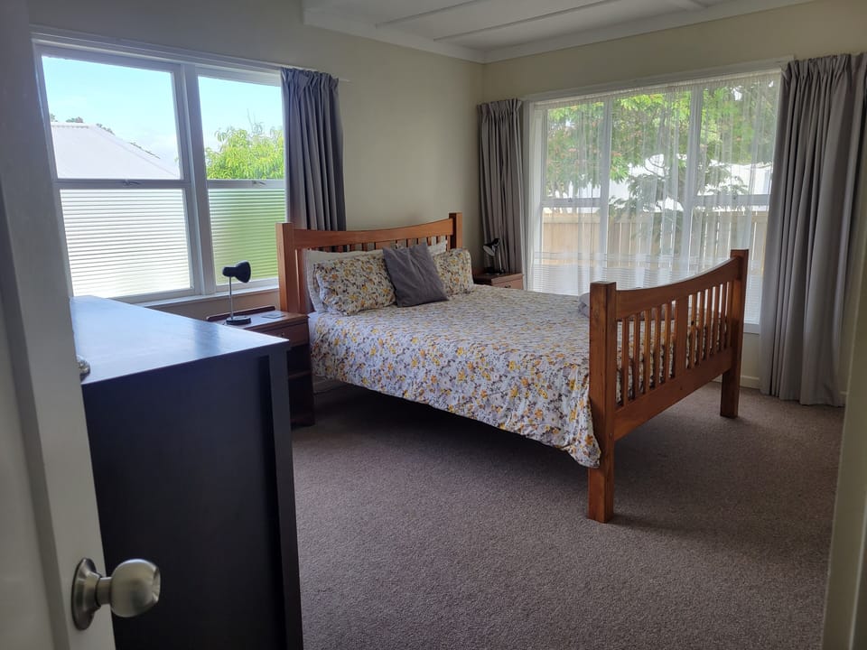 #6 North Master bedroom