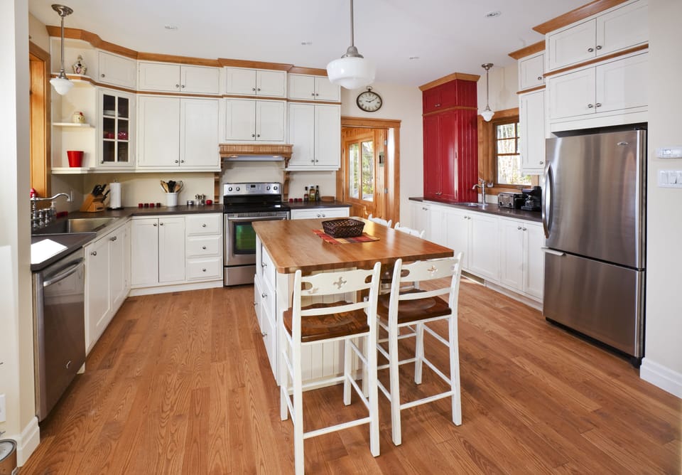Fully furnished traditional kitchen