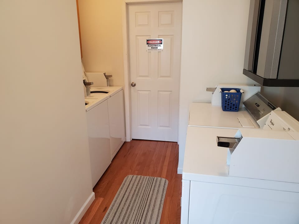 Downstairs Laundry 
