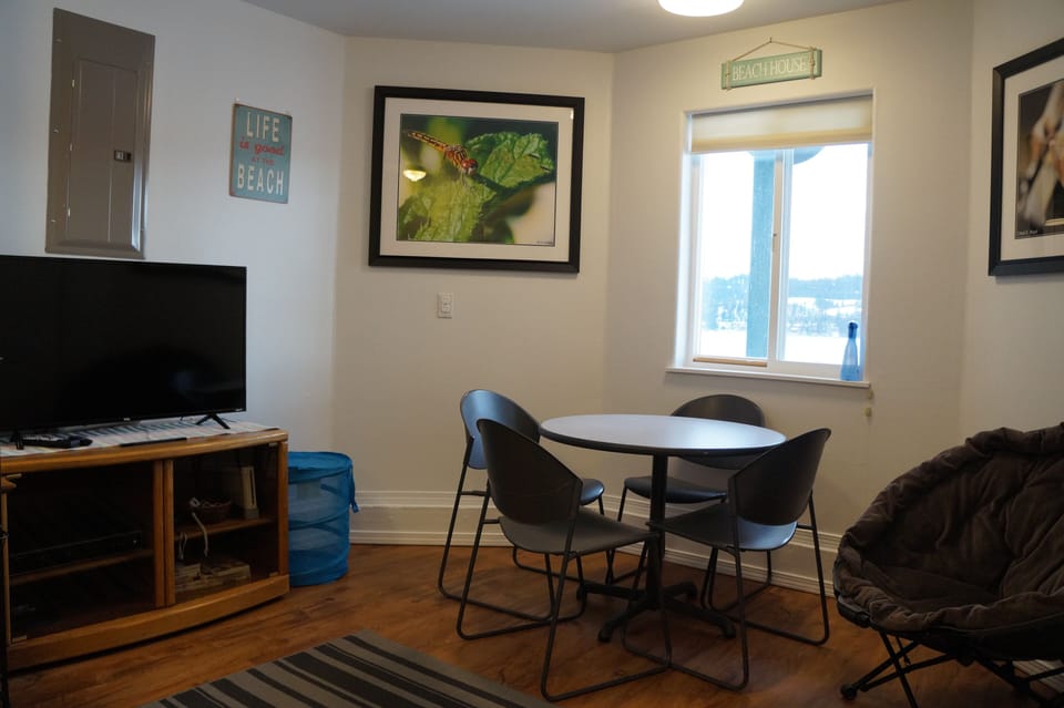 Bunkroom has Roku enable TV and a Wii. Kid's need to unwind too!