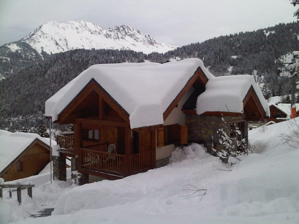 Approach from the ski run