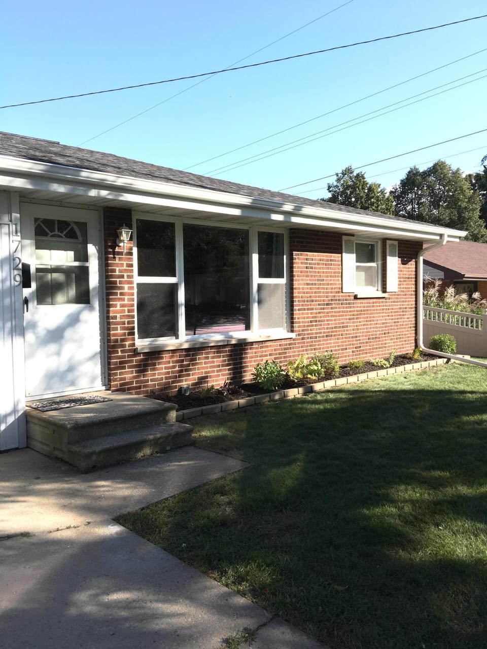 Beautiful Brick, well maintained townhome, 2 blks to Lambeau and Titletown Park