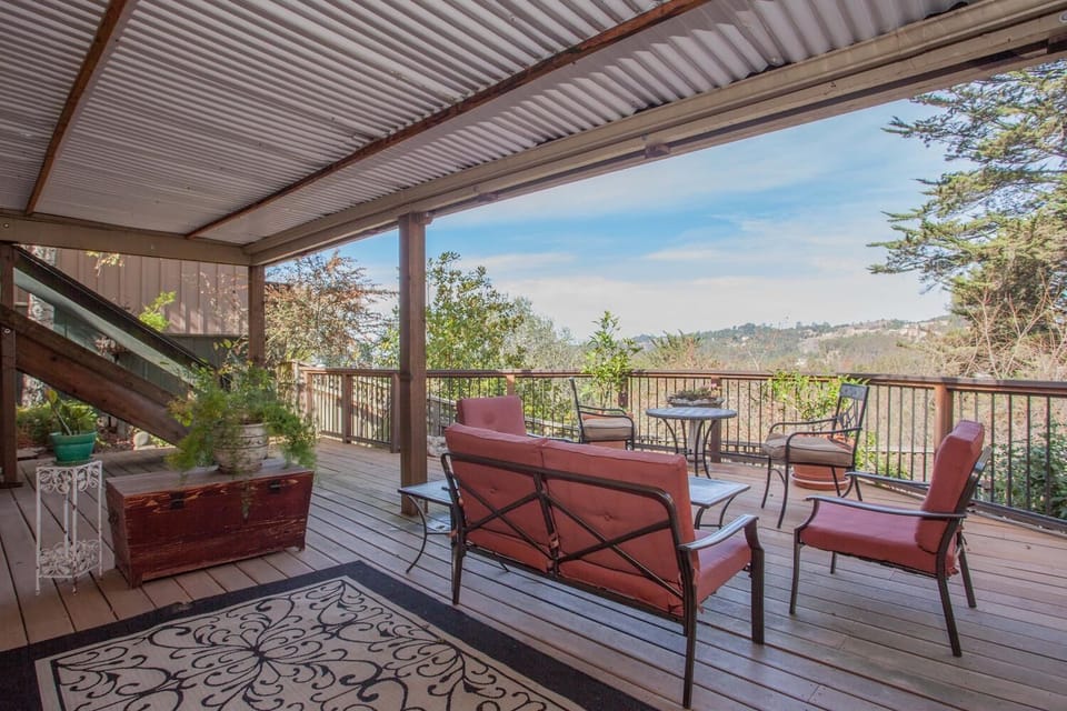 Private deck with plenty of seating