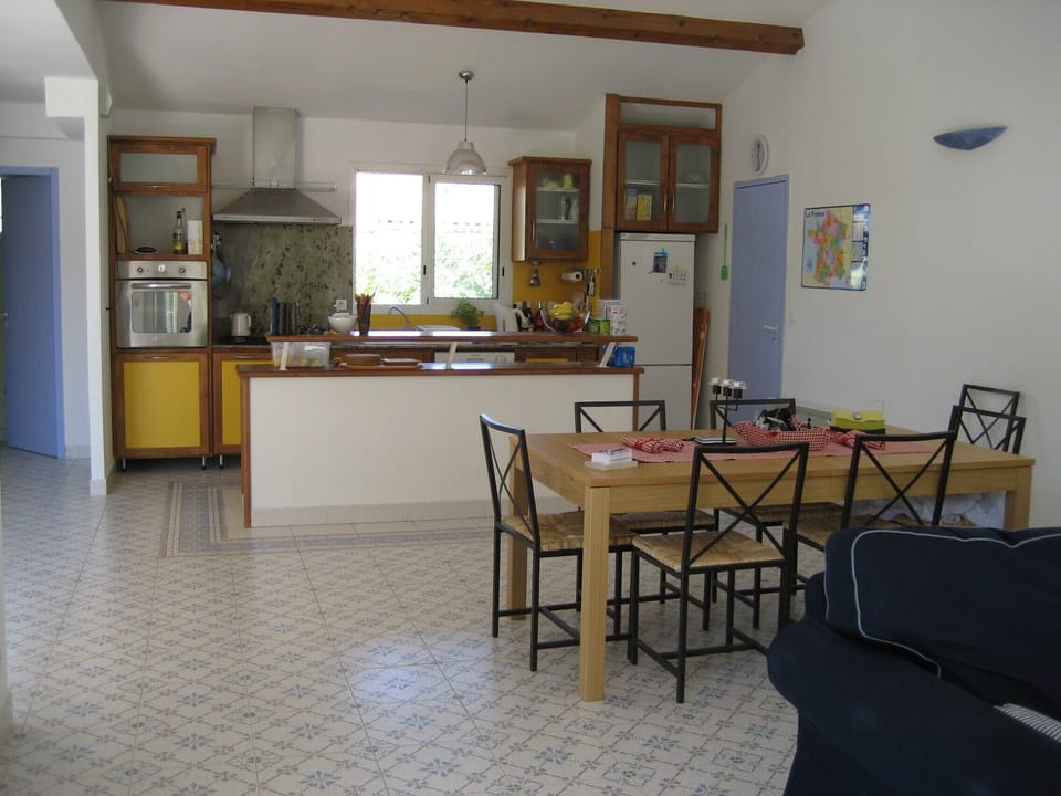 Kitchen/dining area