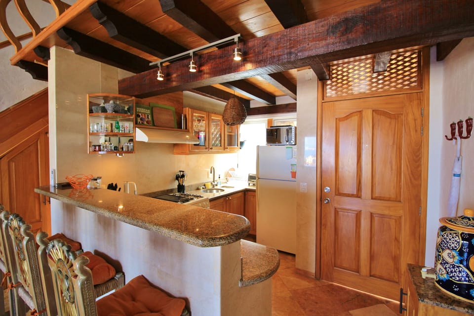 Kitchen has everything you need.