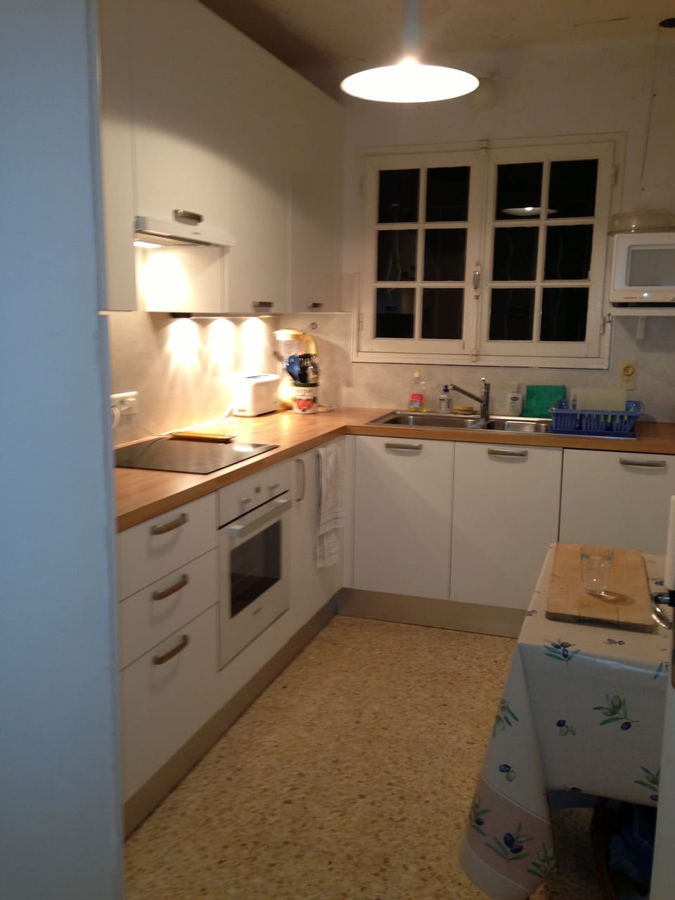 New kitchen installed in 2012