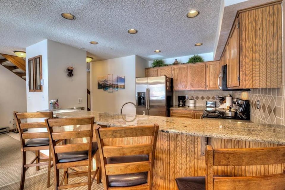 Additional seating at the granite counter bar