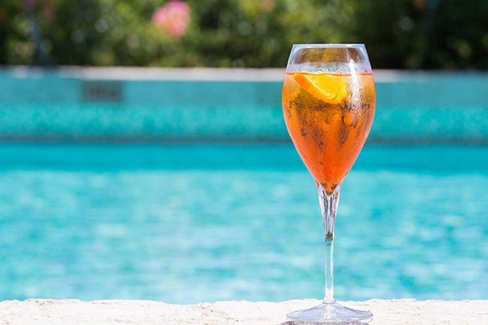 Drinks by the pool 