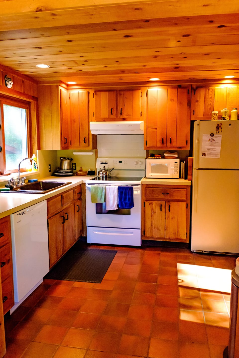Kitchen with all the utensils, pots and pans and basics for delicious meals