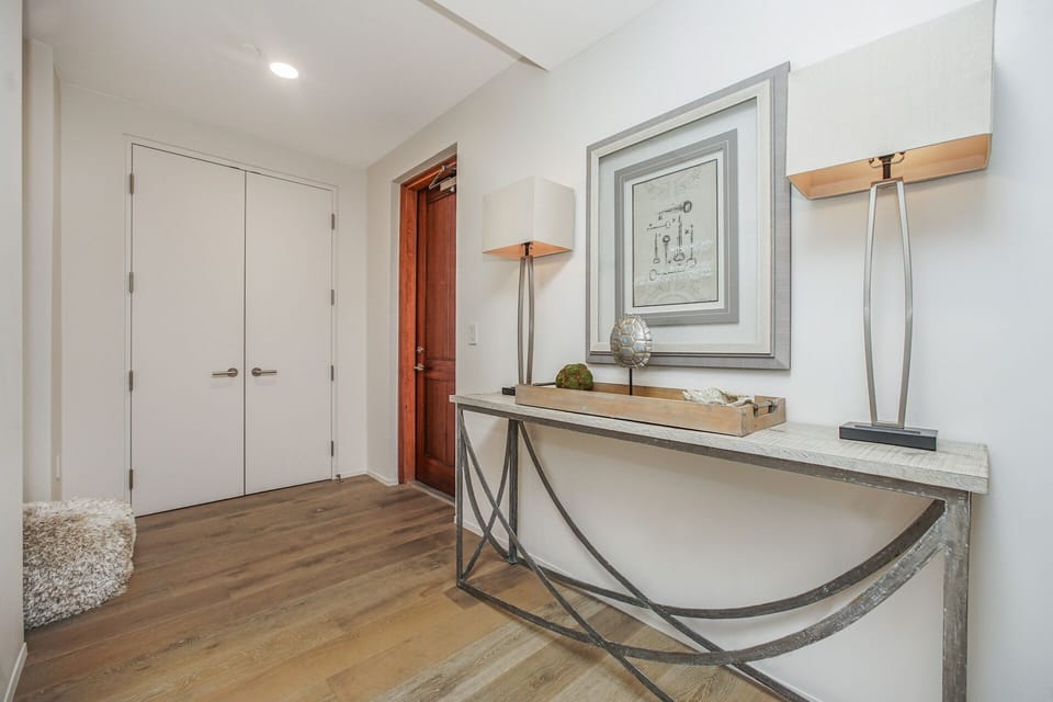 Viridian Residences 201 - Seagrove Beach - Foyer
