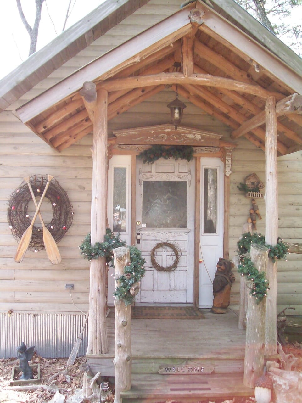 Little Cabin in the Woods invites you...