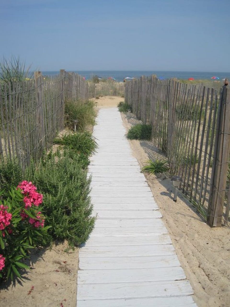 Private walkway to beach!