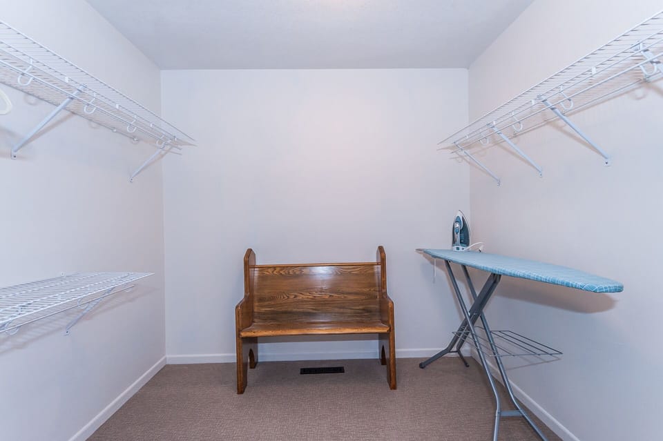 Main floor: Master bedroom walk-in closet