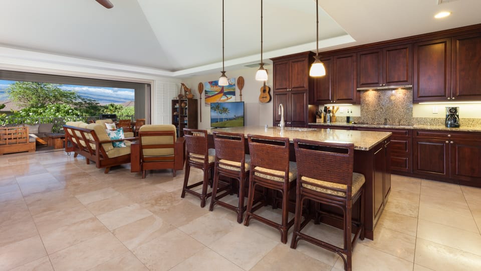 Large island with additional seating