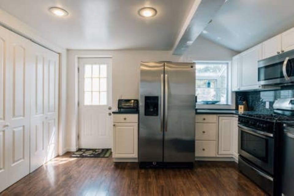 Kitchen - FULLY STOCKED SHELVES AND DRAWS (plates, glasses, silverware, cooking)