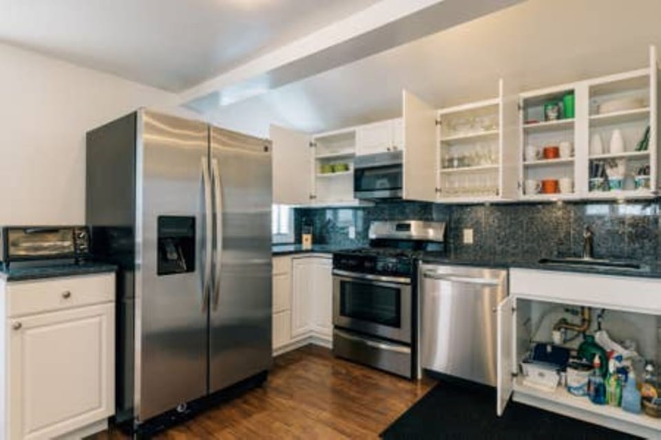 Kitchen - FULLY STOCKED SHELVES AND DRAWS (plates, glasses, silverware, cooking)