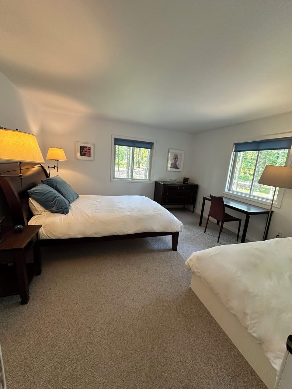 It's a large room with lots of light 