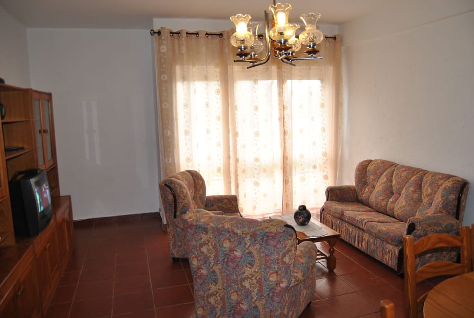 Living Room with Balcony (sea view)