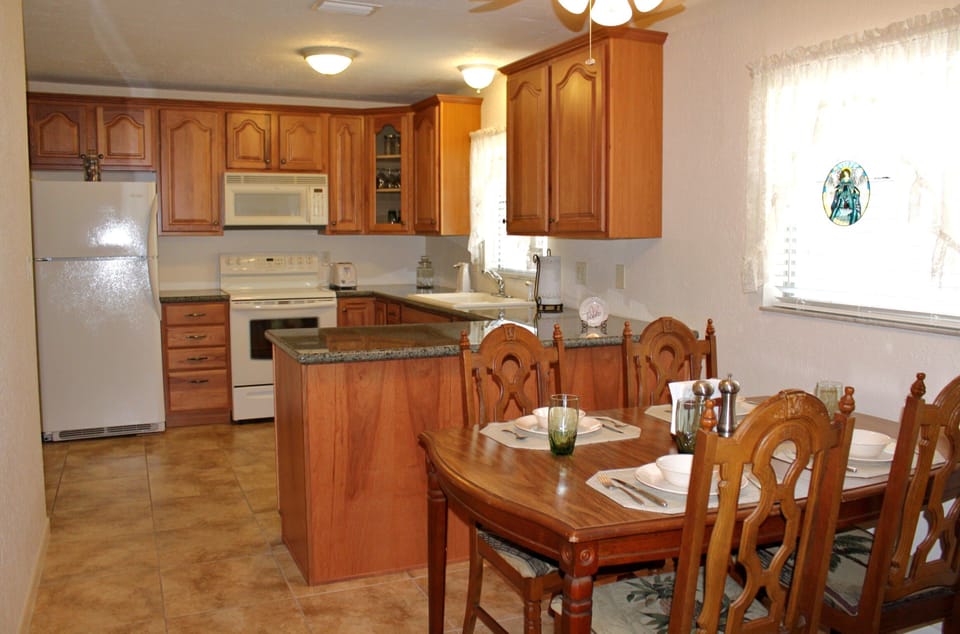 South side kitchen and dining room
