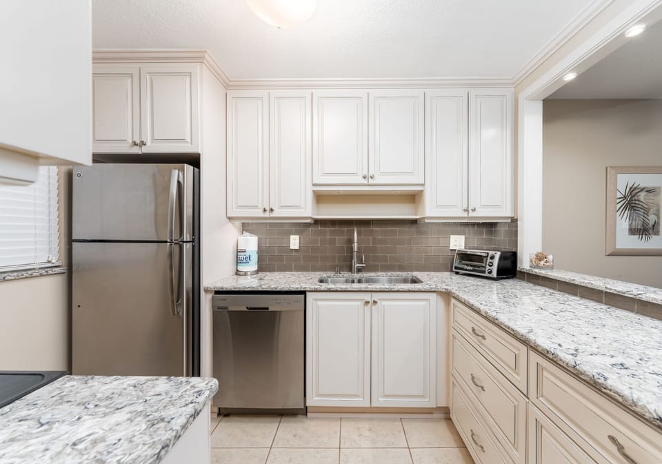 Fully-equipped kitchen