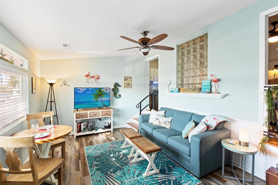 Welcome to Beach Vibes! Come on in!  (View from the door)  SMART Tv in living room.