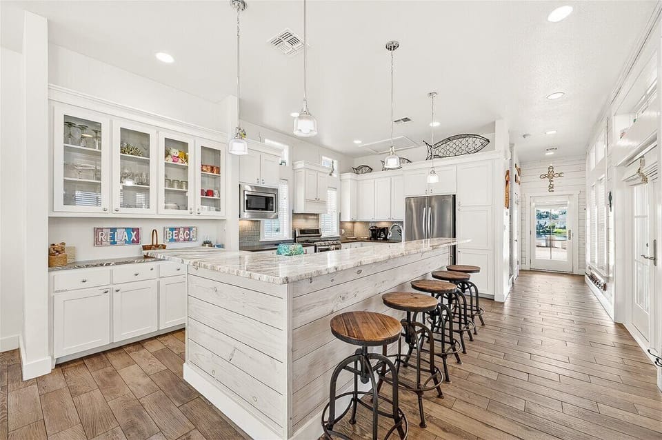 Kitchen, 1st Floor