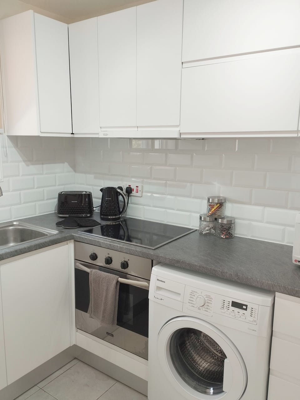 Electric Oven, Fridge Freezer, Washing Machine, Kettle, Toaster, Full Utensils  