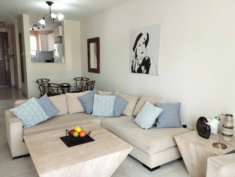 Open-Plan Lounge and Dining Area