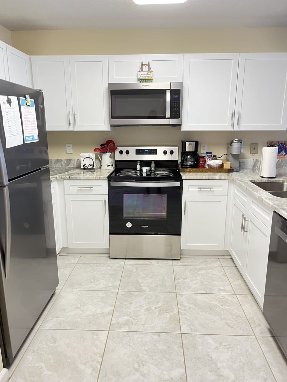 Updated kitchen w/appliances