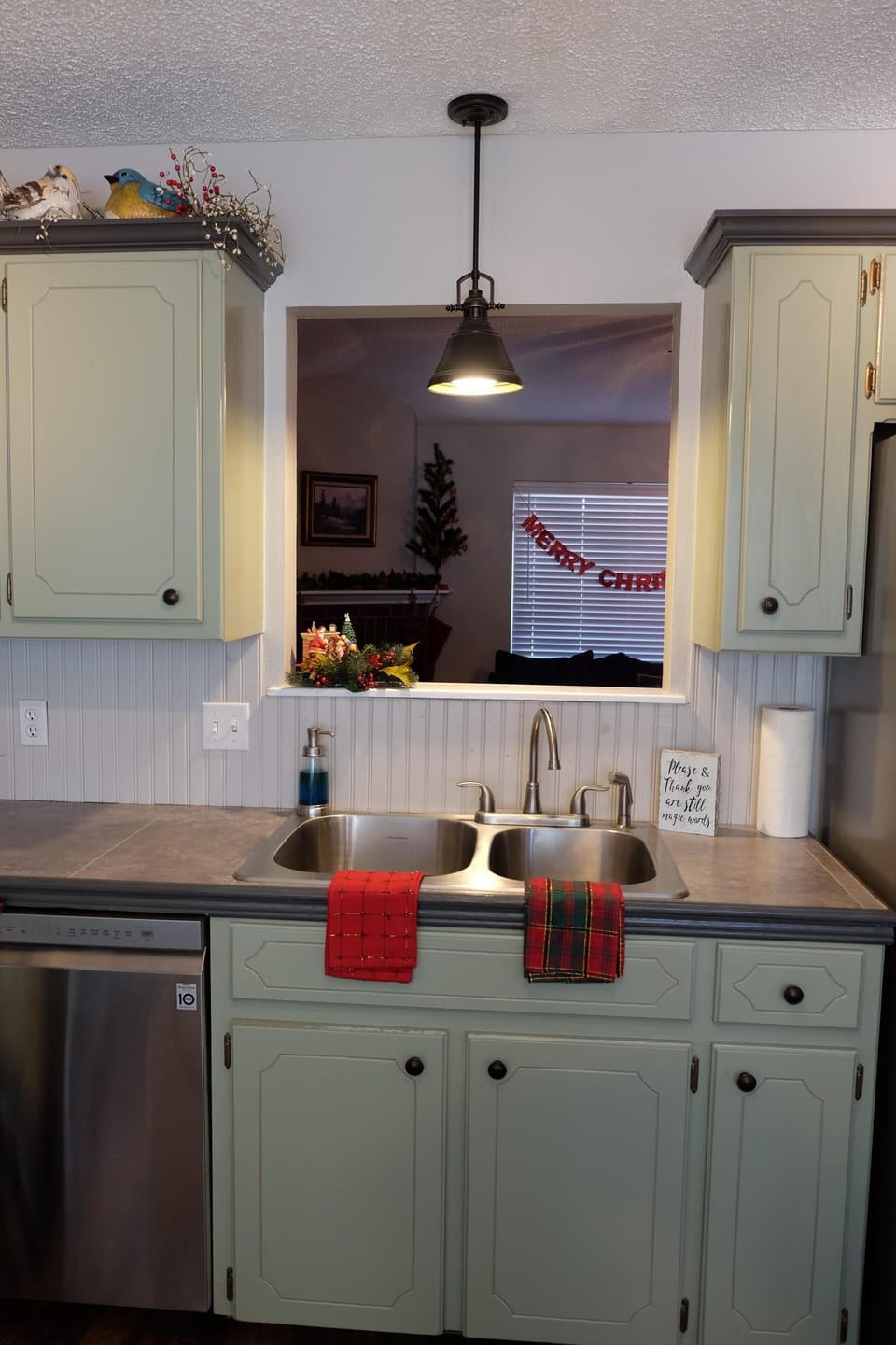 Kitchen ready for holidays.
