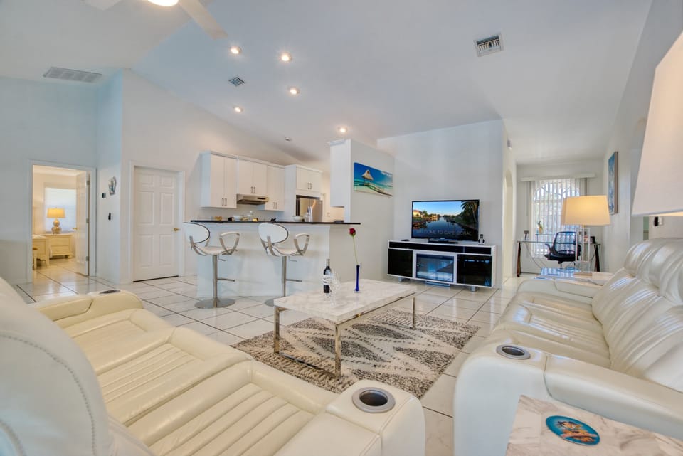Wischis Florida Home - Pineapple Paradise