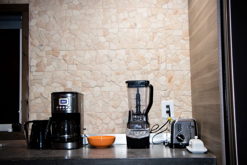 Coffee maker, Ninja blender, toaster