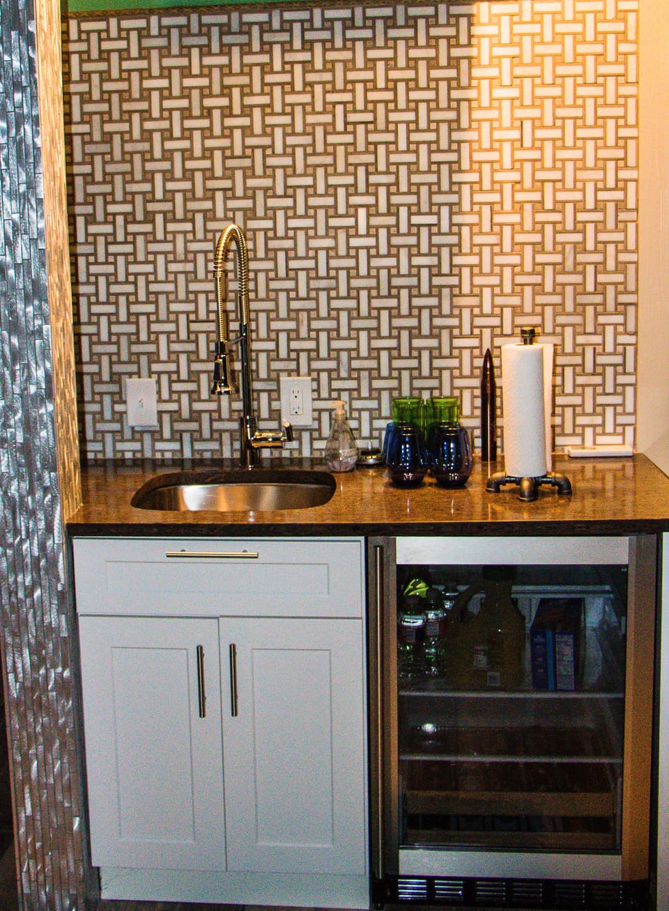 Wet bar, downstairs