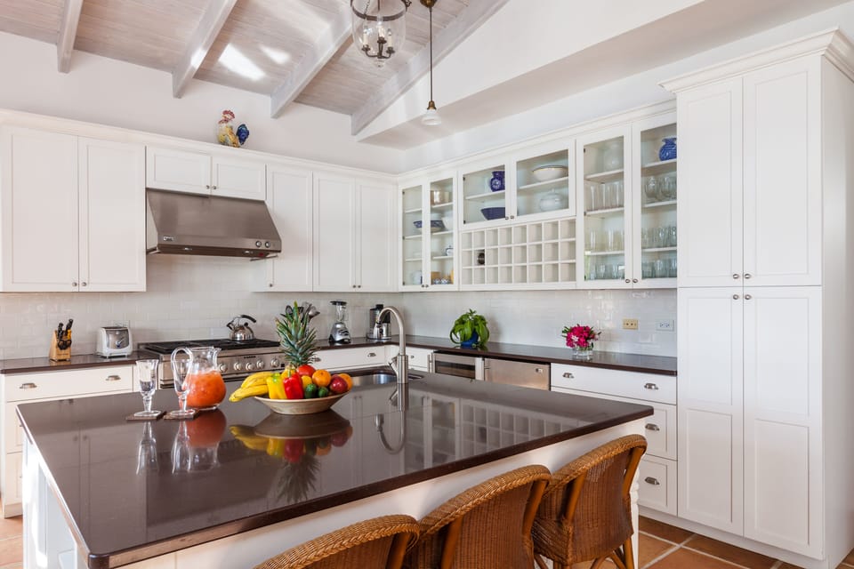 Chef's kitchen with optional grocery/wine stocking and private chef!