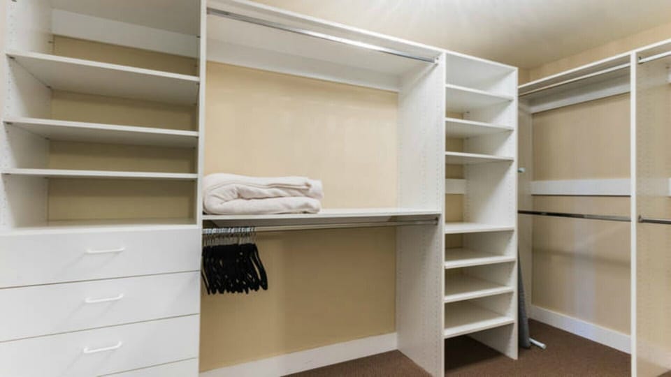 Master room walk in closet