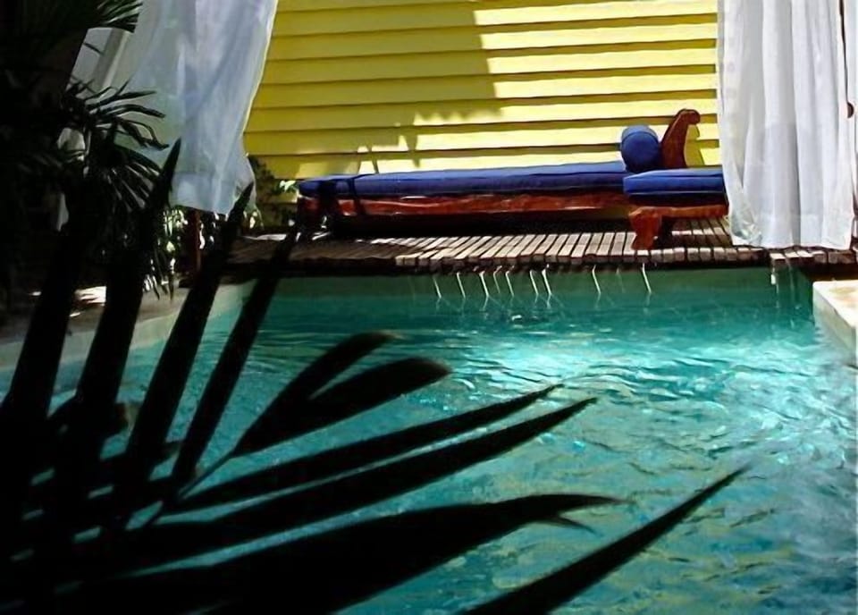 efreshing dipping pool 