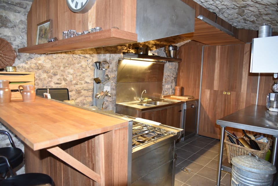 The kitchen with a professional kitchen piano