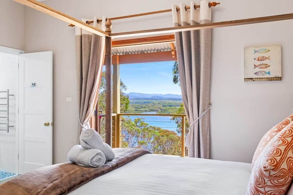 Master suite with ensuite and lake views