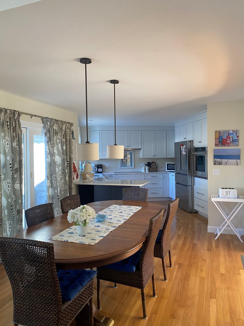 Light & bright Kitchen and dining