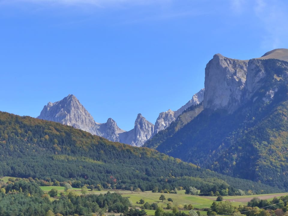 Nearby view towards La Jarjatte
