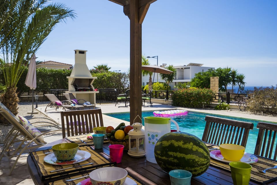 Dine Alfresco all Day