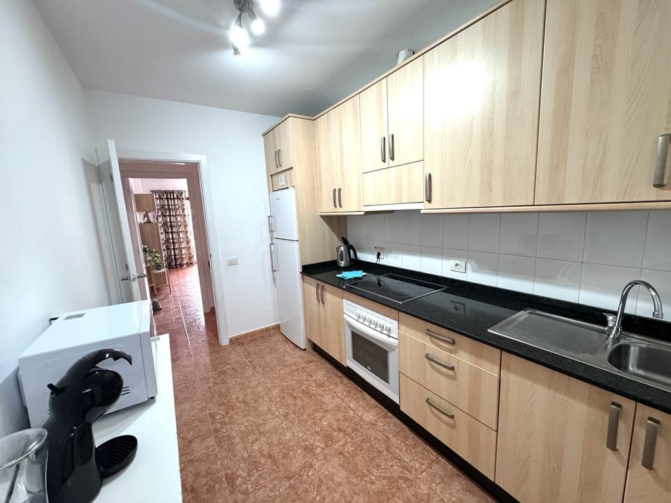 Fully fitted kitchen 